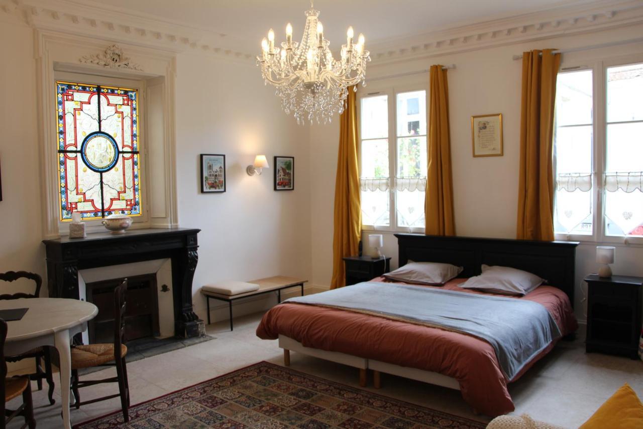 Clos Montcenoux, Au Coeur De Bourges. ภายนอก รูปภาพ