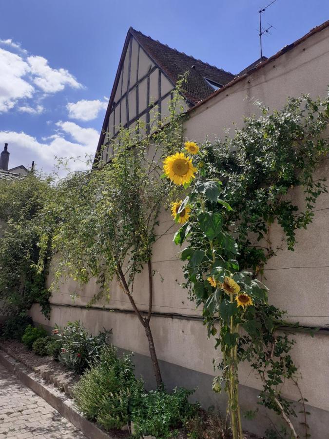 Clos Montcenoux, Au Coeur De Bourges. ภายนอก รูปภาพ